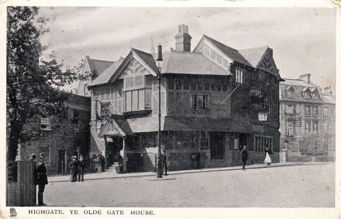 Framed Print : Ye Olde Gate House, Highgate, North London Framed Print : Ye Olde Gate House, Highgate, North London