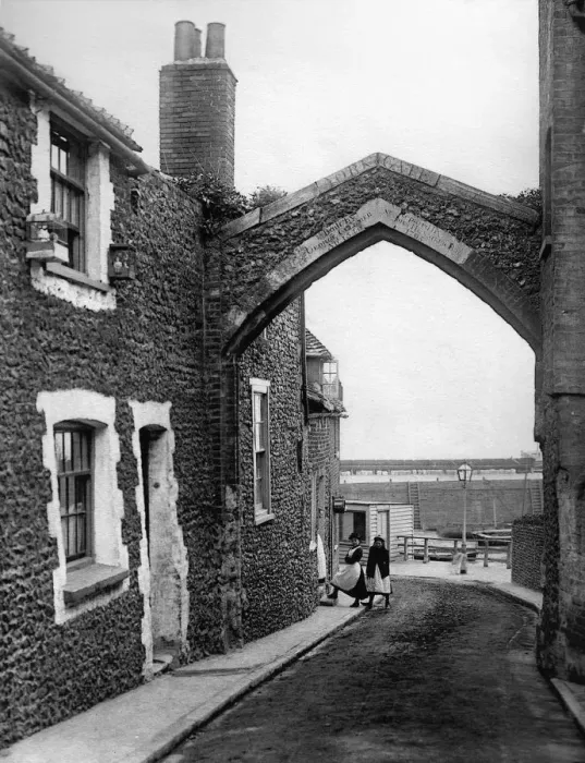 Framed Print : York Arch, Broadstairs Framed Print : York Arch, Broadstairs