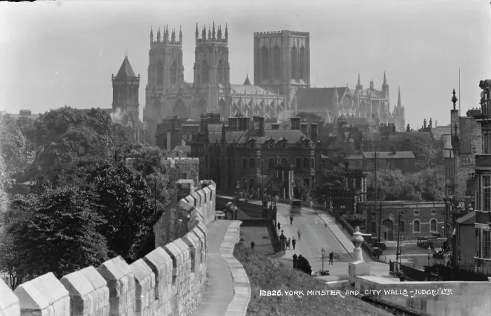 Framed Print : York Minster and City Walls Framed Print : York Minster and City Walls