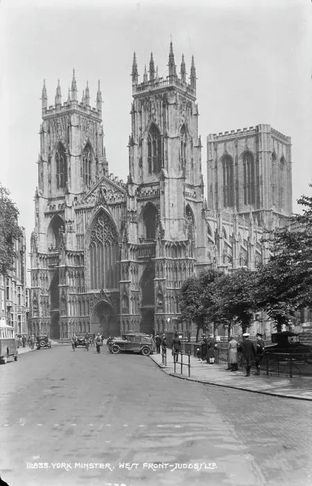 Framed Print : York Minster - West Front Framed Print : York Minster - West Front