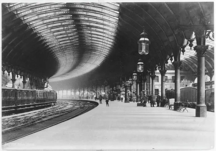 Framed Print : York Station / Frith 1 Framed Print : York Station / Frith 1