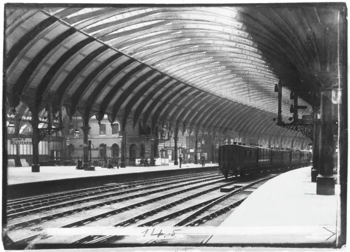 Framed Print : York Station / Frith 2 Framed Print : York Station / Frith 2