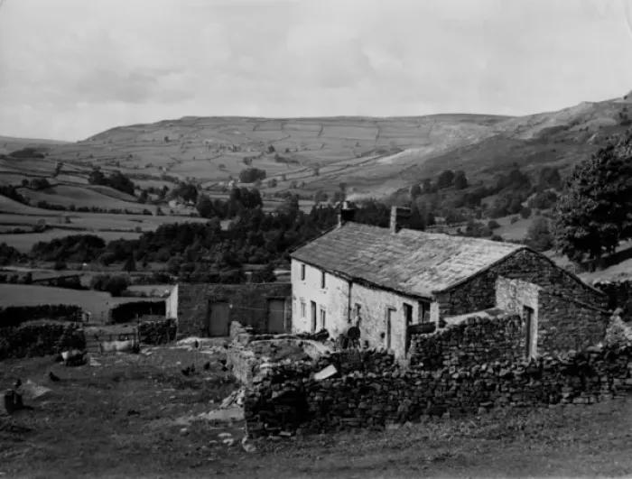 Framed Print : Yorkshire Farmstead Framed Print : Yorkshire Farmstead