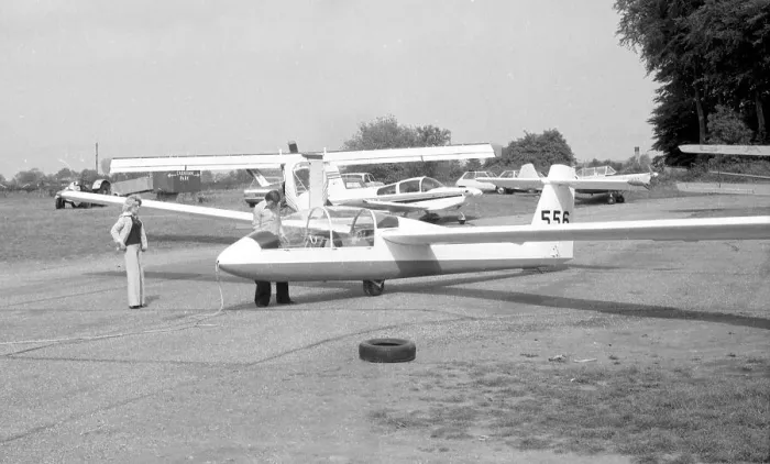 Framed Print : Yorkshire Sailplanes YS-53 Sovereign 556 Framed Print : Yorkshire Sailplanes YS-53 Sovereign 556