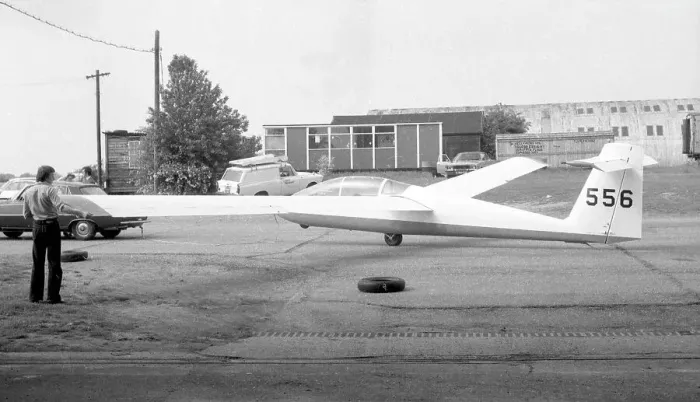 Framed Print : Yorkshire Sailplanes YS-53 Sovereign 556 Framed Print : Yorkshire Sailplanes YS-53 Sovereign 556