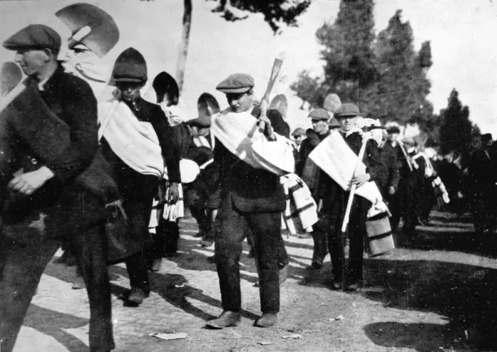 Framed Print : Young Belgians marching to dig shelter-trenches for the sold Framed Print : Young Belgians marching to dig shelter-trenches for the sold