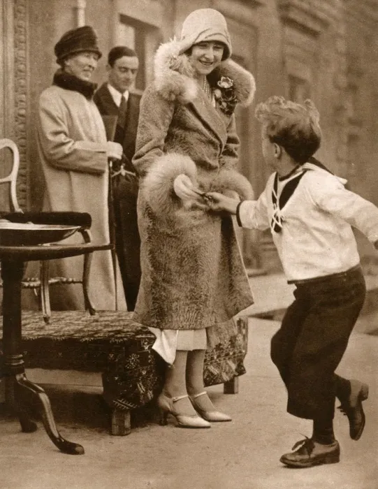 Framed Print : Young boy flees from the Duchess of York Framed Print : Young boy flees from the Duchess of York
