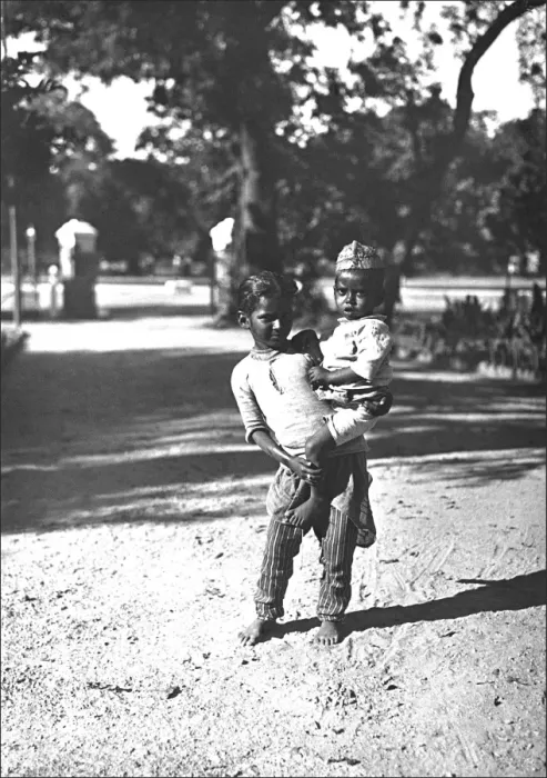 Framed Print : Two young children, India Framed Print : Two young children, India