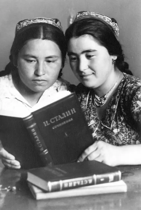 Framed Print : Young Uzbeks reading about Stalin