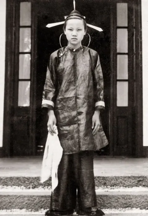 Framed Print : Young woman Foshan, Guangdong, China c. 1900 Framed Print : Young woman Foshan, Guangdong, China c. 1900