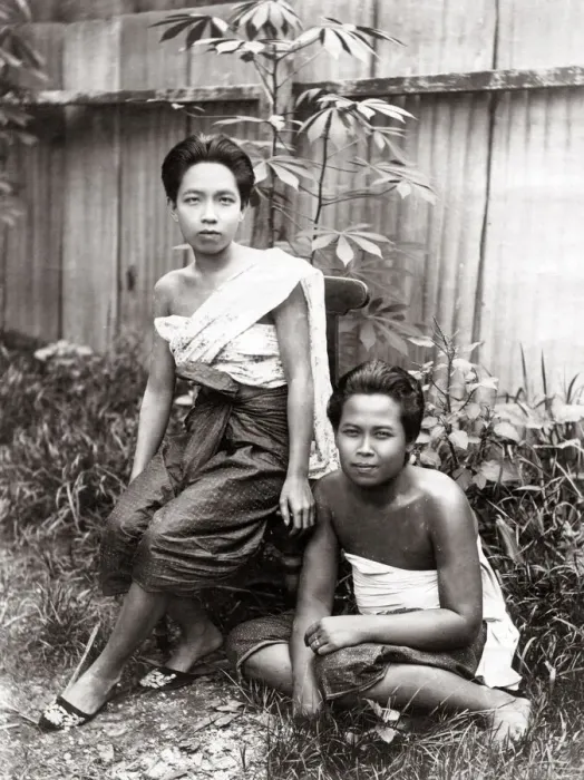 Framed Print : Two young women, Siam (Thailand) c. 1880 Framed Print : Two young women, Siam (Thailand) c. 1880