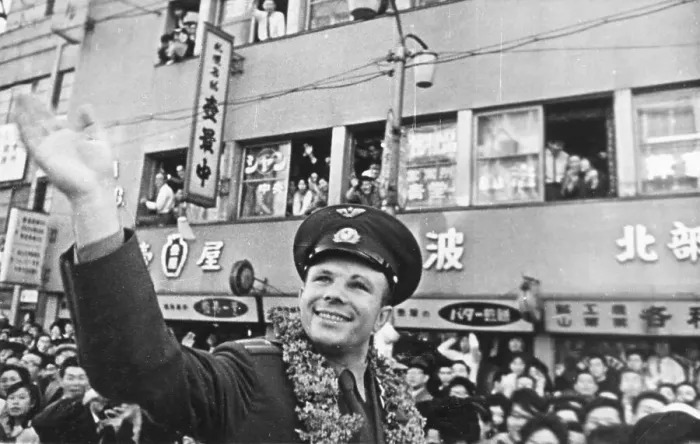 Framed Print : Yuri Gagarin, Soviet Russian cosmonaut Framed Print : Yuri Gagarin, Soviet Russian cosmonaut