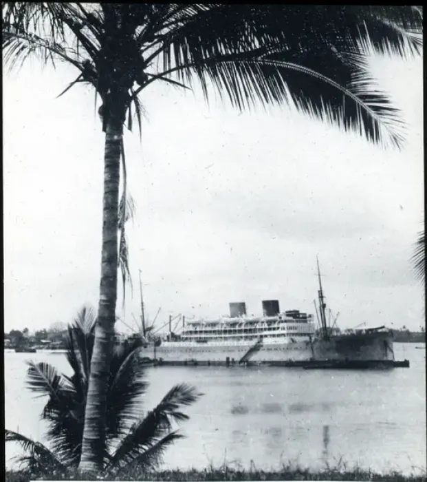 Framed Print : Zambia - Zimbabwe - Steam Ship, The Zambezi River Framed Print : Zambia - Zimbabwe - Steam Ship, The Zambezi River