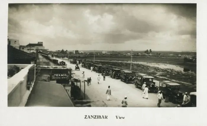 Framed Print : Zanzibar City - Zanzibar - Tanzania - East Africa. Date: circa 1920s Framed Print : Zanzibar City - Zanzibar - Tanzania - East Africa. Date: circa 1920s