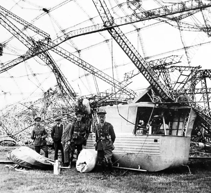 Framed Print : A Zeppelin brought down on the south coast of England - WW1 Framed Print : A Zeppelin brought down on the south coast of England - WW1