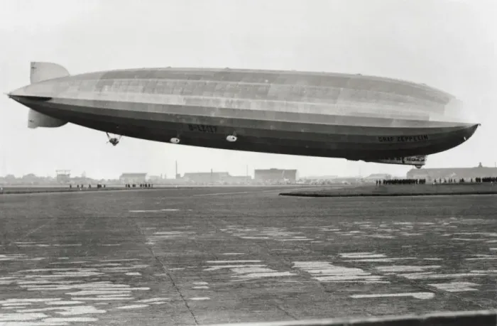 Framed Print : Zeppelin LZ-127 GRAF Zeppelin Framed Print : Zeppelin LZ-127 GRAF Zeppelin