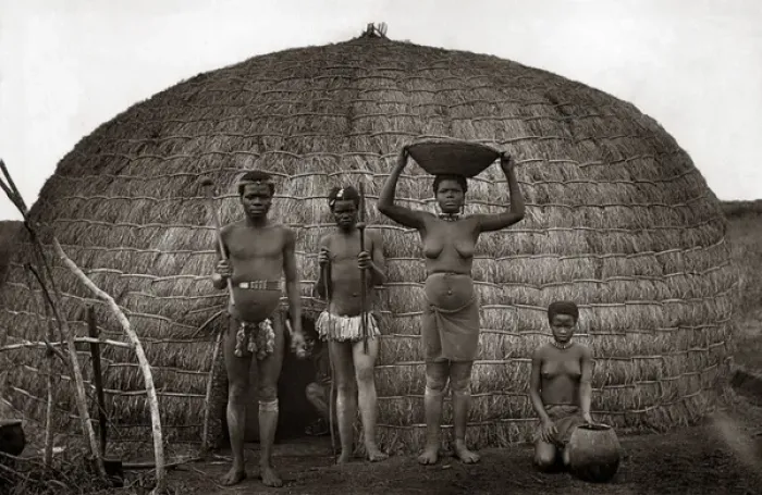 Framed Print : Zulu family, South Africa, circa 1888 (Robert Harris studio) Framed Print : Zulu family, South Africa, circa 1888 (Robert Harris studio)