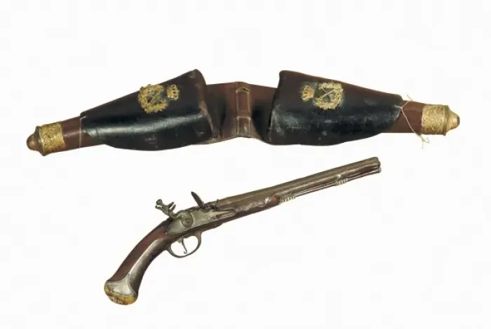 Framed Print : ZumalacᲲeguis gun and case. SPAIN. Sang Framed Print : ZumalacᲲeguis gun and case. SPAIN. Sang