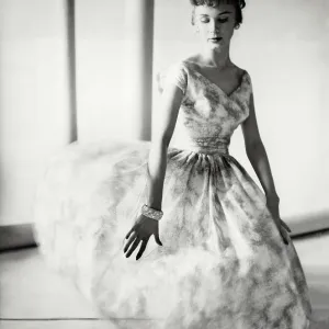 1950s Female Model Print in Vogue Dress 1950s Female Model Print in Vogue Dress