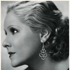 Advert for Ciro jewellery drop earrings 1933