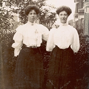 Adult Sisters / Twins 1900