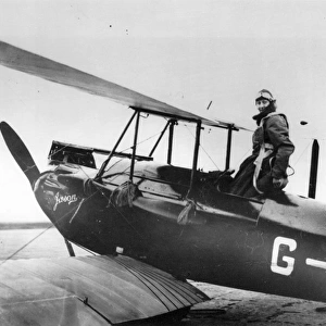 Amy Johnson with her de Havilland DH60G Gipsy Moth G-aAH