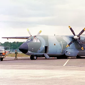 Armee de l'Air - Transall C-160R 61-ZU / R155 (msn 155), of ET 061. (Transall - TRANSport ALLianz / Armee de l'Air - French Air Force). Date: circa 1995
