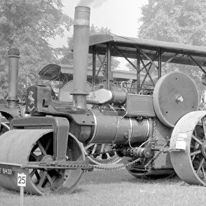 Aveling and Showmans DD class Road Roller Fire Queen