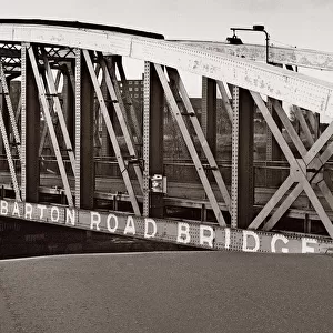 Barton Road Swing bridge opens across Manchester Ship Canal