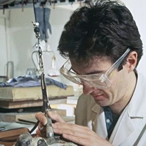 Baryonyx laboratory work, 1983