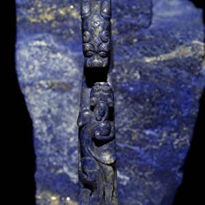 Belt-hook in lapis lazuli