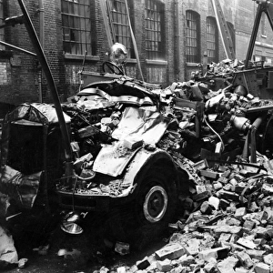 Blitz in London -- damaged vehicle, WW2