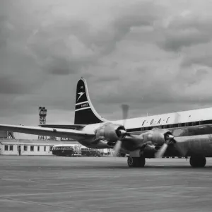 Boeing 377 Stratocruiser - BOAC taxying