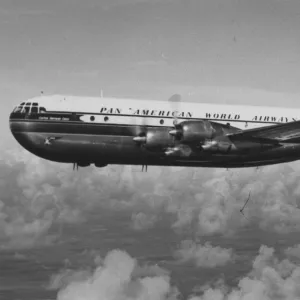 Boeing 377 Stratocruiser - Pan Am flying