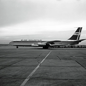 Boeing 707-436 G-APFD Air Mauritius Heathrow