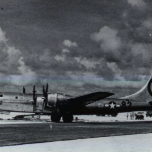 Boeing B-29 Enola Gay (side view), taxying