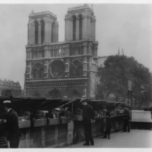 Book sellers on the Quai St-Michel in Paris