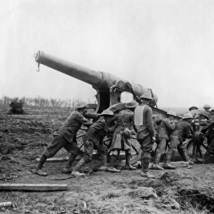 British soldiers taking captured German gun, WW1