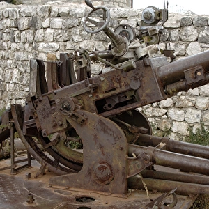 Cannon of the Second World War. Lekuresi Castle. Saranda. Al
