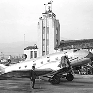 Capelis XC-12 (forward view, on the ground) at Glendale