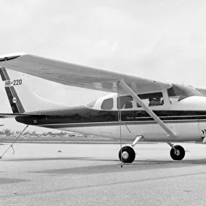 Cessna 210 HR-220