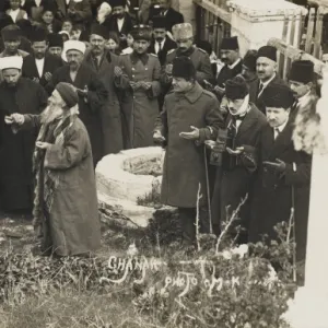 Chanakkale - Prayers being said near a well