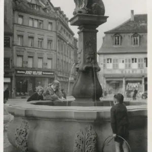 Children and fountain, Kaiserslautern, Germany