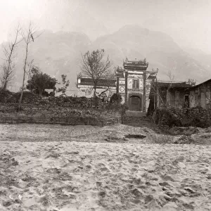 China c. 1880s - temple on Yangtze River gorges