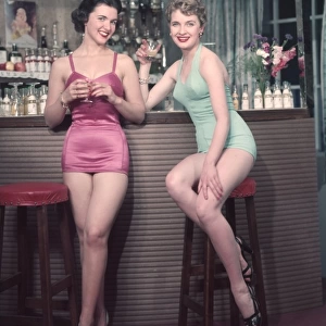 Cocktail Girls 1950S 2 / 4