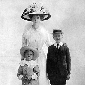 Daisy, Princess of Pless and her sons