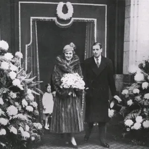 Print of the Duke and Duchess of Kent Departing on Honeymoon Print of the Duke and Duchess of Kent Departing on Honeymoon