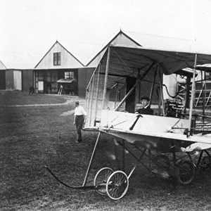 Dunne D5 two-seat tailless biplane of 1910