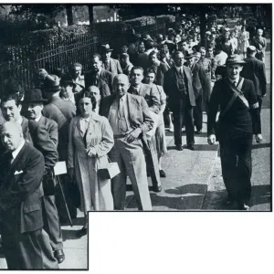 Enemy aliens queue to register in London, September 1939