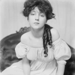 Evelyn Nesbit about 1900 at a time when she was brought to t